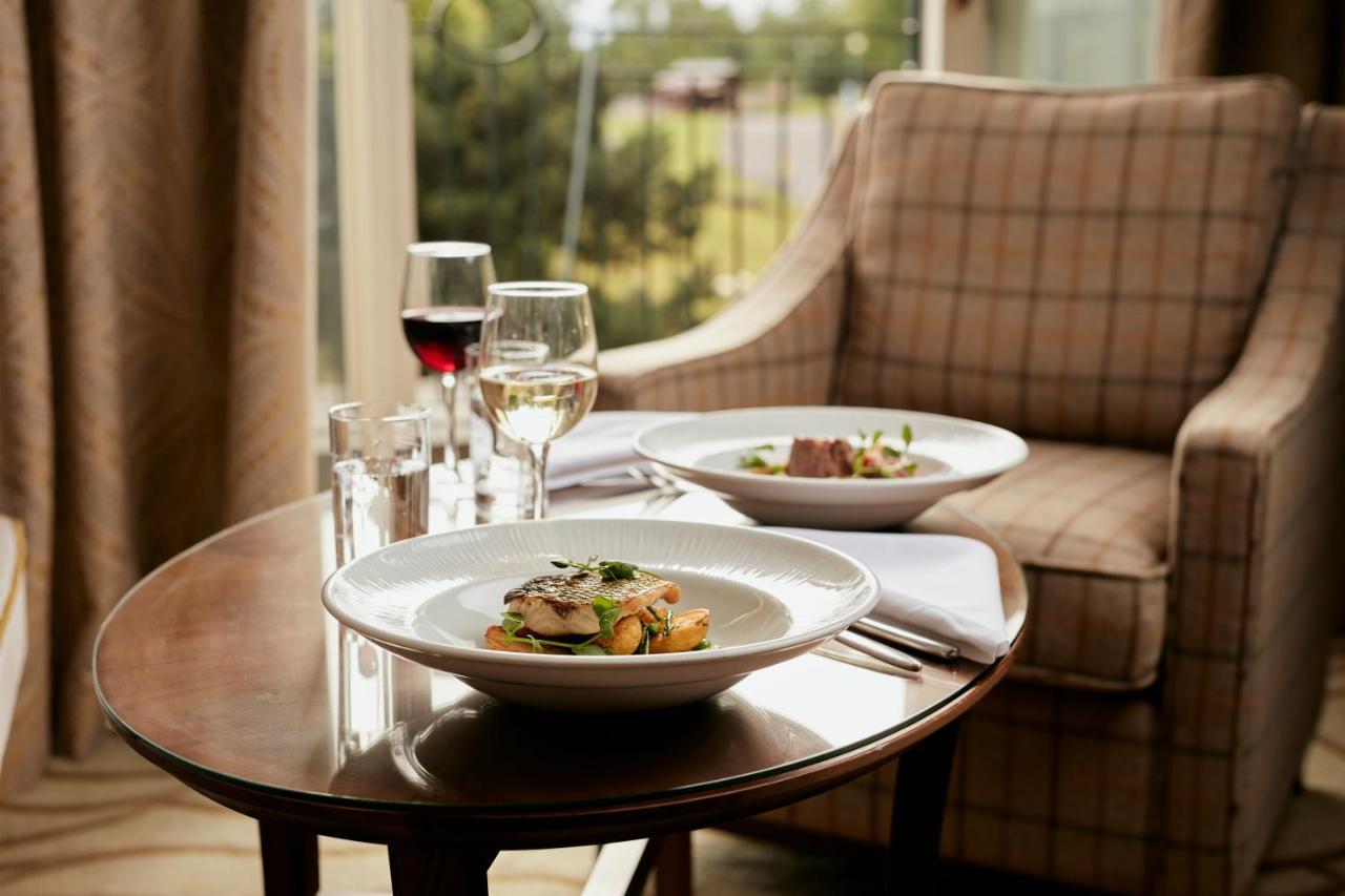 The Celtic Manor Resort Newport  Zewnętrze zdjęcie The restaurant at the hotel