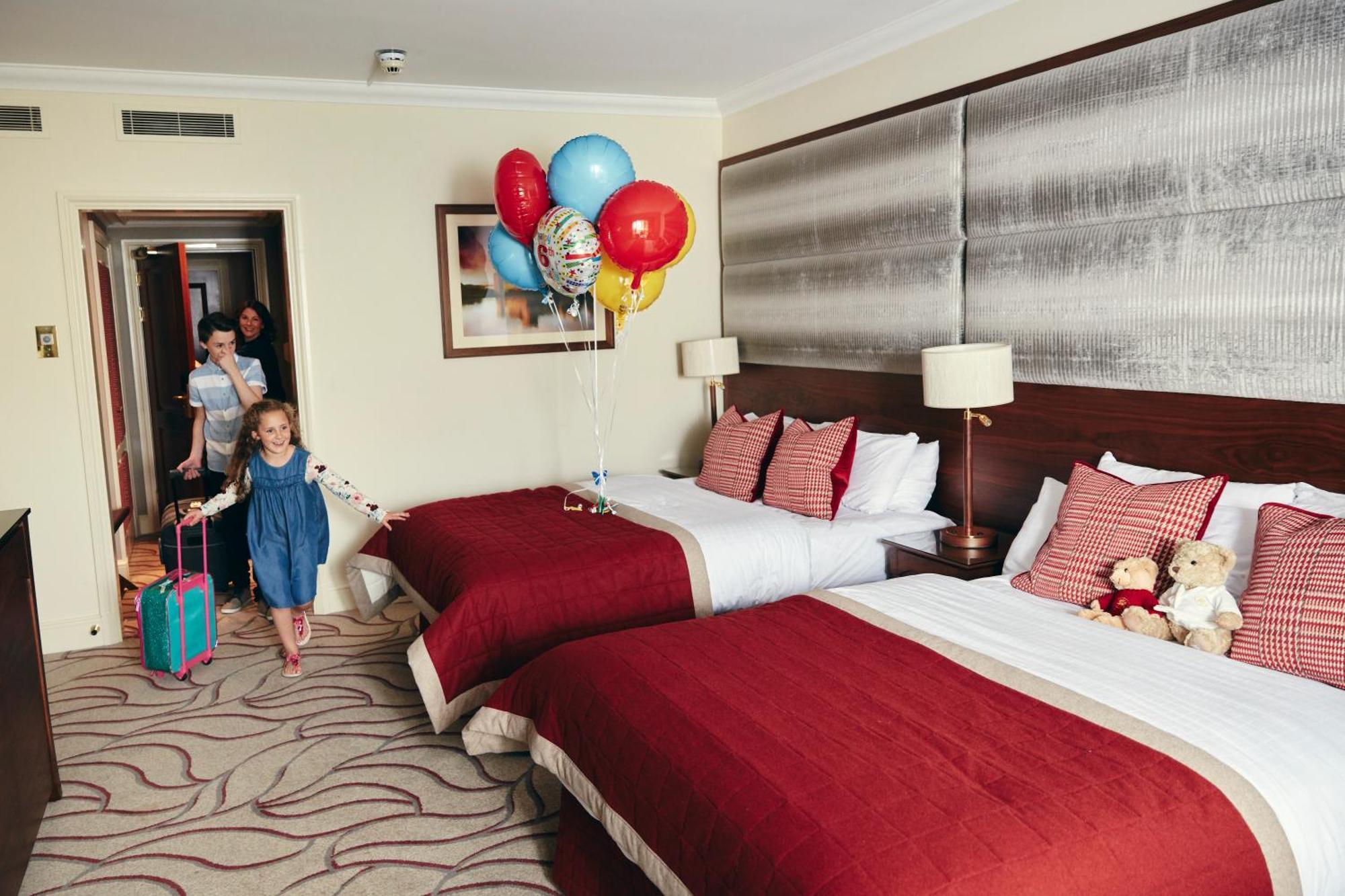 The Celtic Manor Resort Newport  Zewnętrze zdjęcie Family room