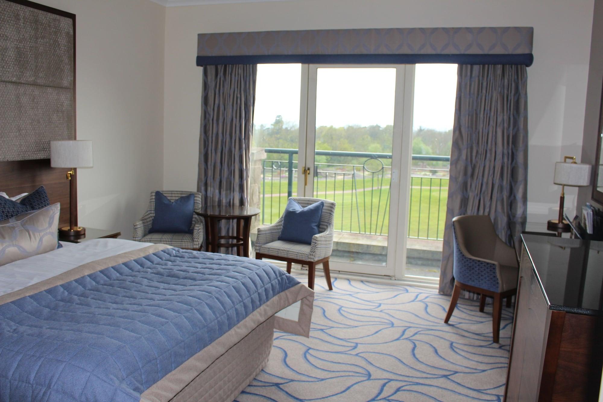 The Celtic Manor Resort Newport  Zewnętrze zdjęcie A bedroom at the hotel