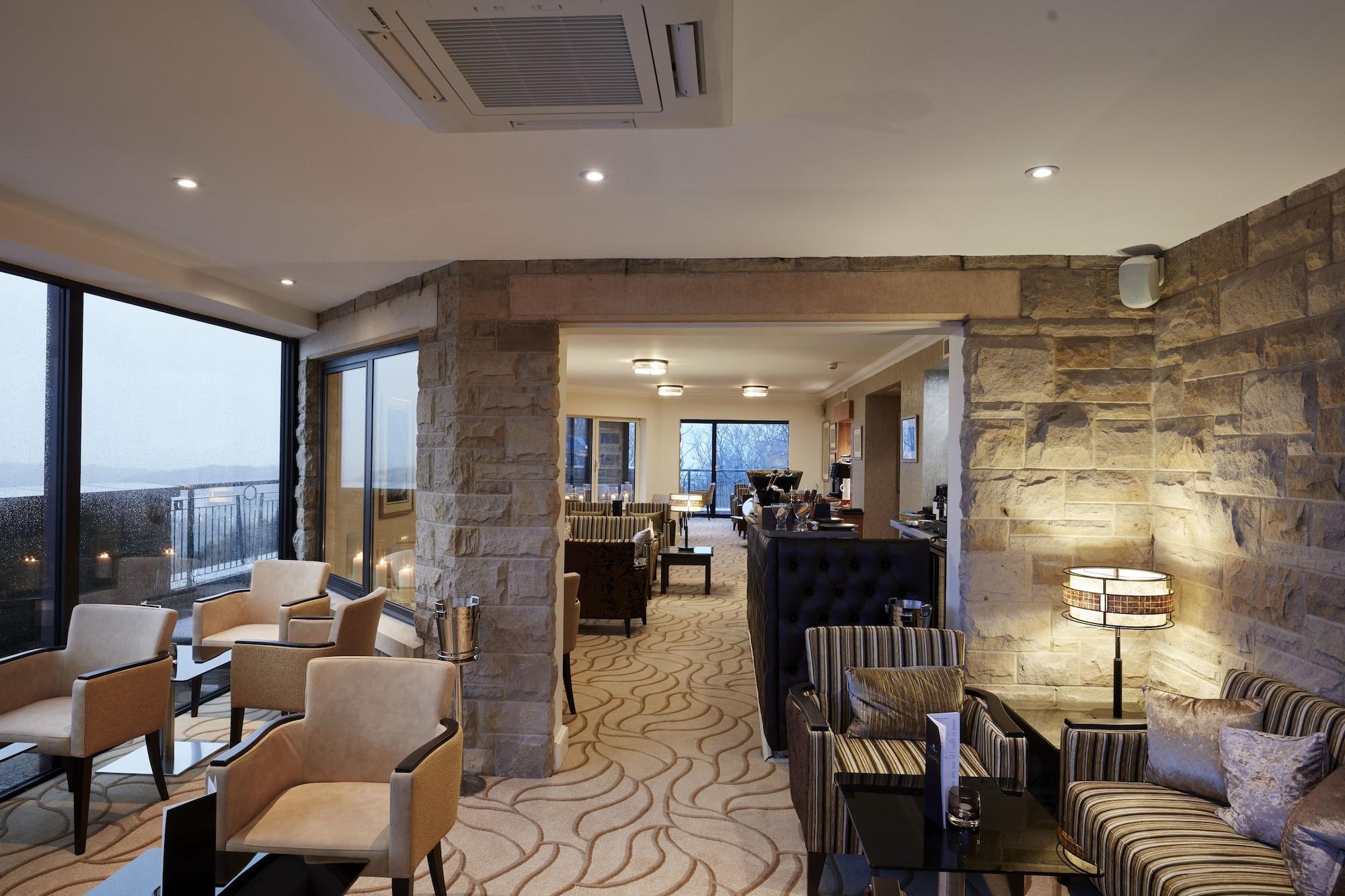 The Celtic Manor Resort Newport  Zewnętrze zdjęcie The lounge at the hotel