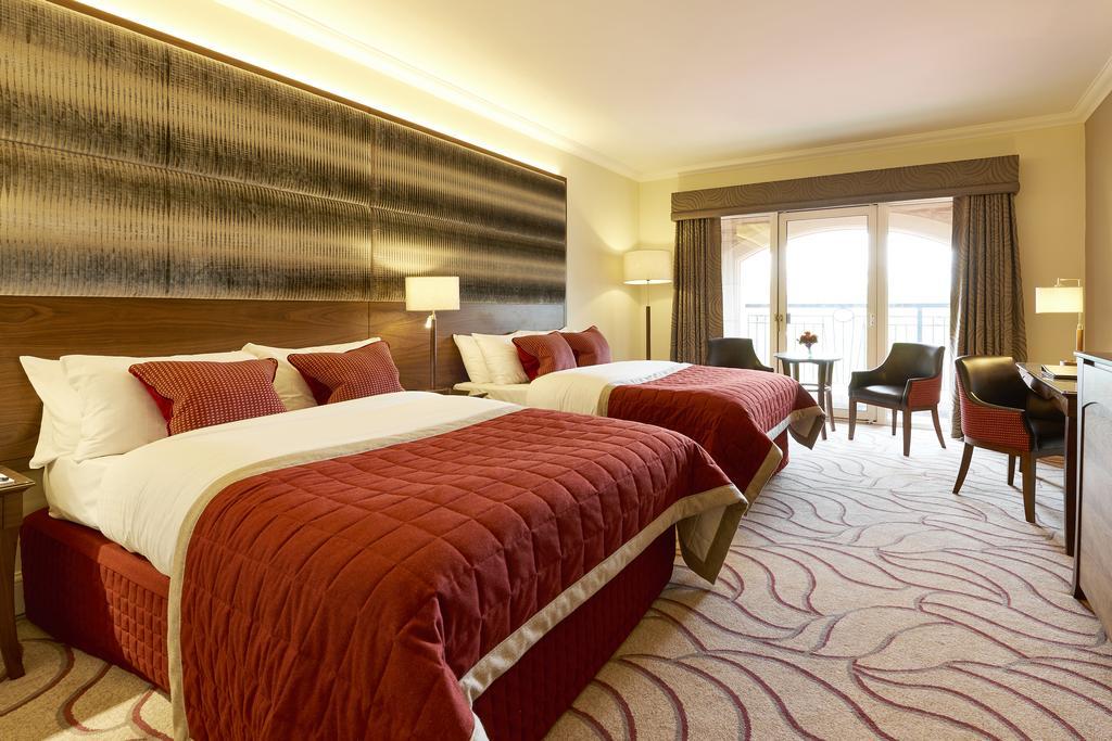 The Celtic Manor Resort Newport  Zewnętrze zdjęcie A room at the hotel