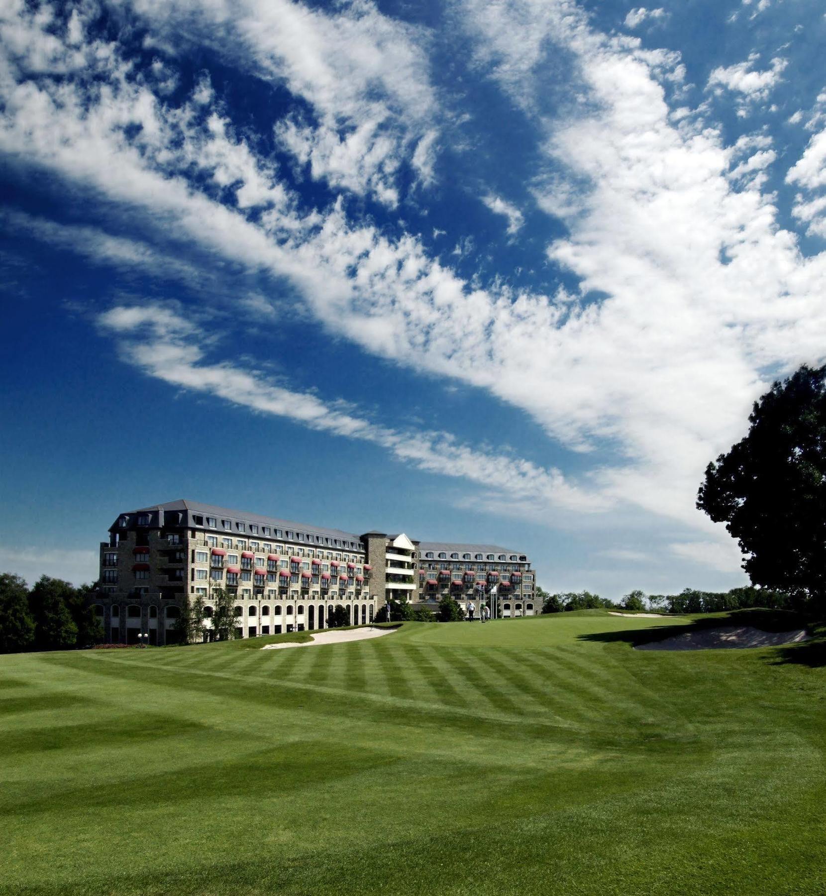 The Celtic Manor Resort Newport  Zewnętrze zdjęcie The 18th green at The Heritage Golf Resort & Spa